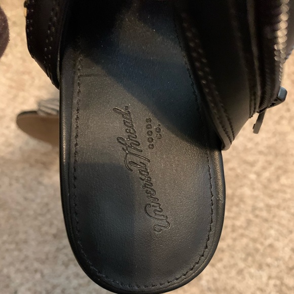 Universal Thread Heels - Picture 4 of 6